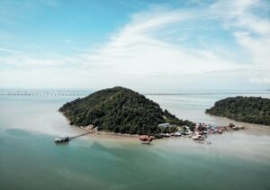 Pulau Aman 1 300x211 1